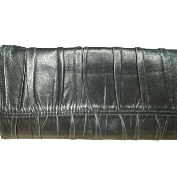 Prada Nappa Gaufre Wallet - Picture 3 of 13